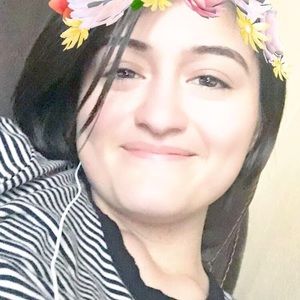 Meet your Posher, Nayeli